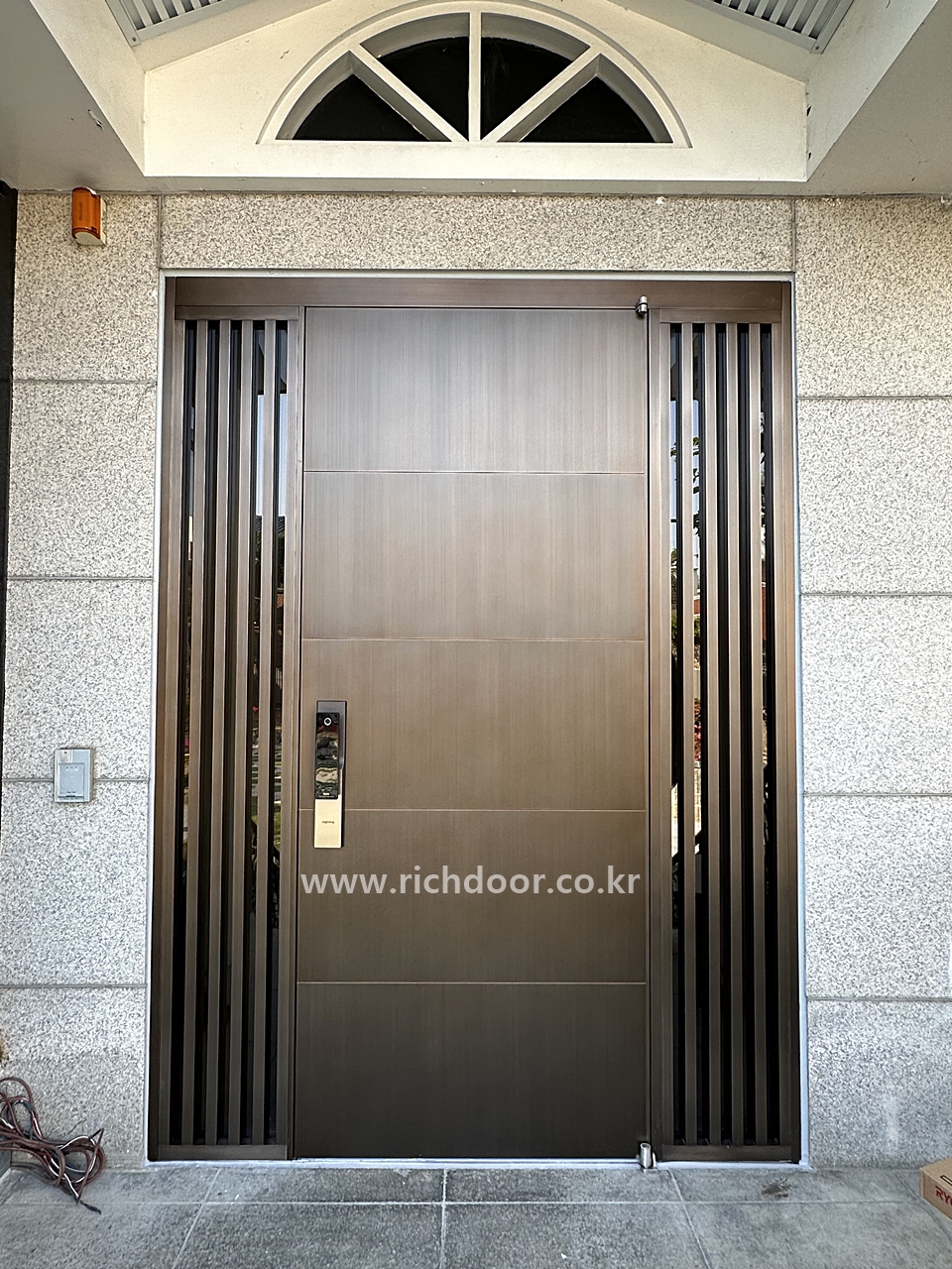/user/r/richdoor/editor/2504/000861332a88bb43ed93f2d9d4d2c5cf_1746000144_7344.jpg 이미지크게보기