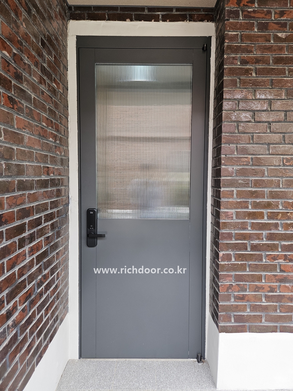 /user/r/richdoor/editor/2504/000861332a88bb43ed93f2d9d4d2c5cf_1746001802_7185.jpg 이미지크게보기