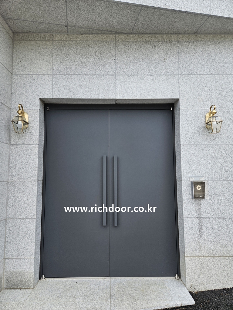 /user/r/richdoor/editor/2505/5c346b380a99ef284fc321c647d15174_1747386091_684.jpg 이미지크게보기