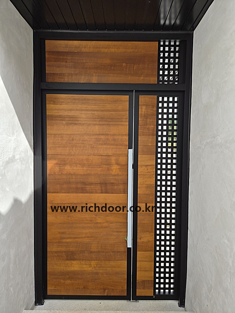 /user/r/richdoor/editor/2509/89f2c3c1d61cb4300bb55701bb3586ec_1758185775_1507.jpeg 이미지크게보기