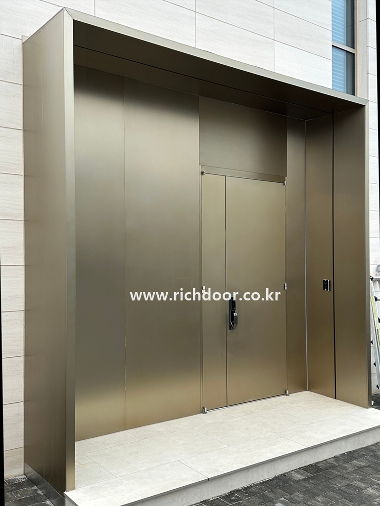 /user/r/richdoor/editor/2512/2220727b4f6c23c615248179f8472c1a_1765870398_2666.jpg 이미지크게보기