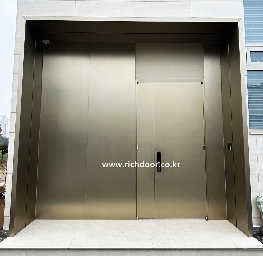 /user/r/richdoor/editor/2512/4e8fc14ac7a71aff626b67945158b1d0_1765444748_1795.jpg 이미지크게보기