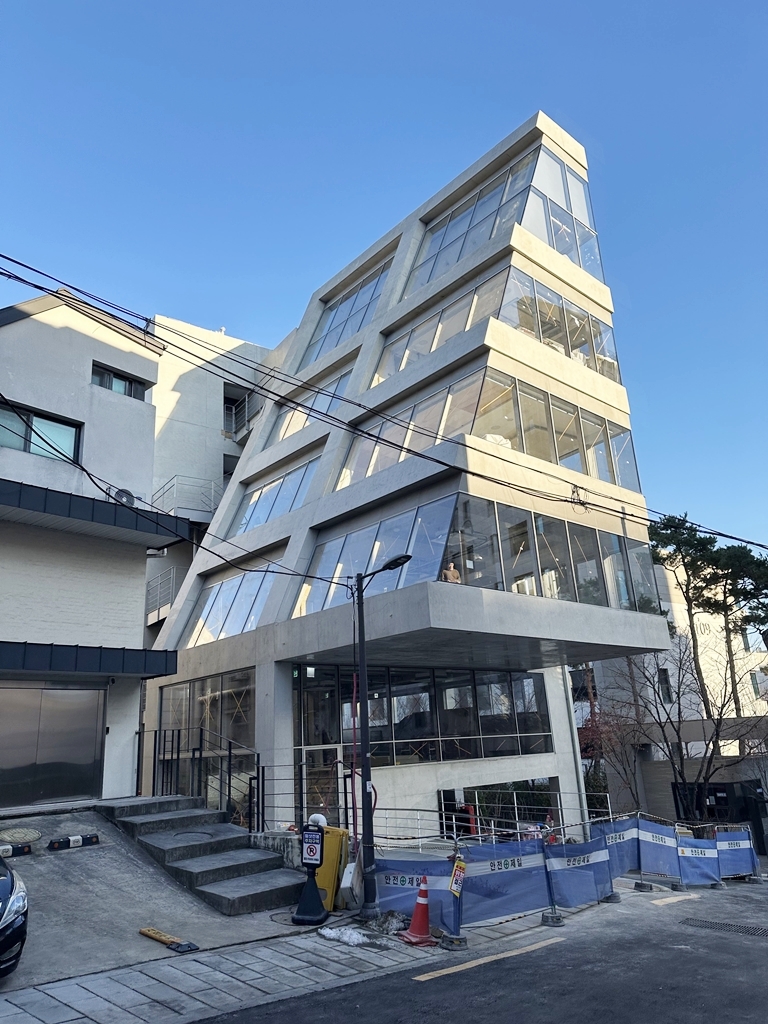 /user/r/richdoor/editor/2512/4e8fc14ac7a71aff626b67945158b1d0_1765445644_2526.jpg 이미지크게보기