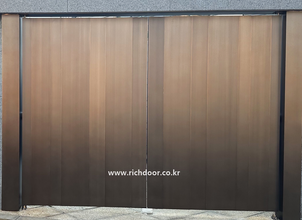 /user/r/richdoor/editor/2512/4e8fc14ac7a71aff626b67945158b1d0_1765446333_2434.jpg 이미지크게보기