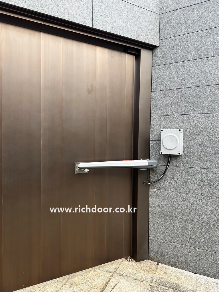 /user/r/richdoor/editor/2512/4e8fc14ac7a71aff626b67945158b1d0_1765446347_5927.jpg 이미지크게보기