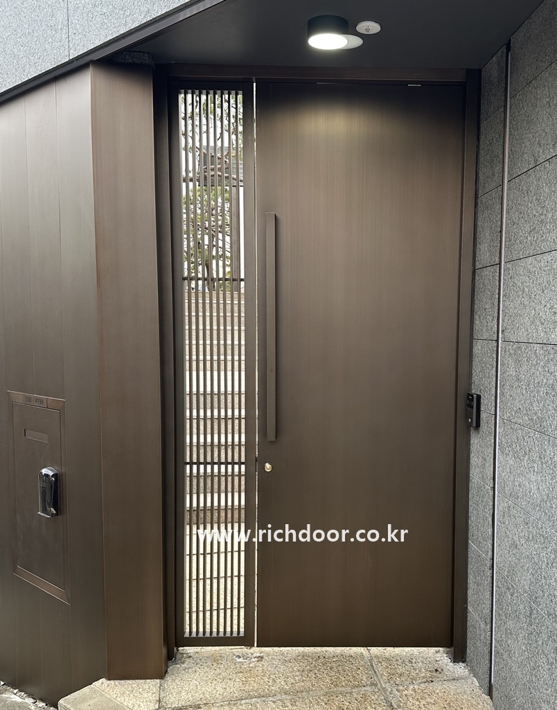 /user/r/richdoor/editor/2512/4e8fc14ac7a71aff626b67945158b1d0_1765446488_0599.jpg 이미지크게보기