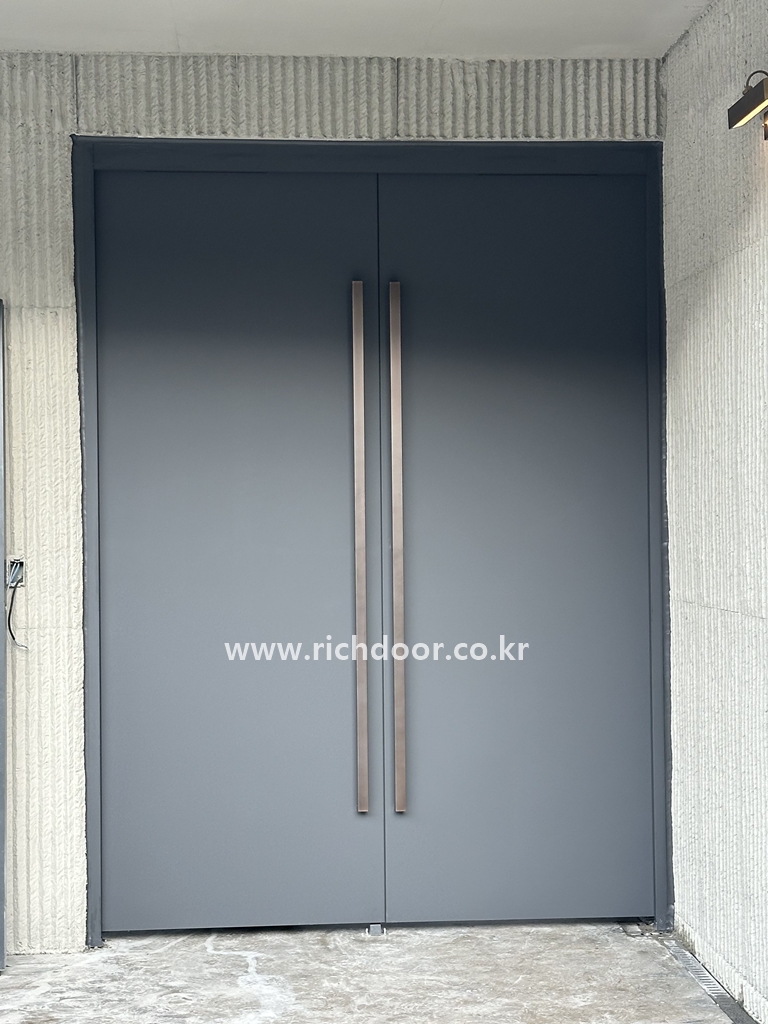 /user/r/richdoor/editor/2512/4e8fc14ac7a71aff626b67945158b1d0_1765446568_5718.jpg 이미지크게보기